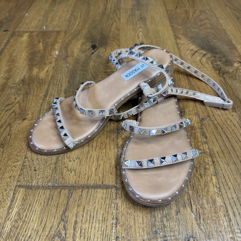 Steve Madden Women's Travel Studded Flat Pyramid Ankle Straps Sandals Sz 6 - Picture 2 of 3